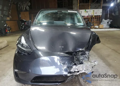 2024 Tesla Model Y из США, поврежденный, VIN 7SAYGDEE4RF154576